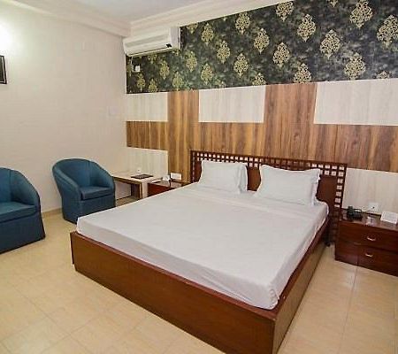 Hotel Little Palace Dibrugarh 外观 照片